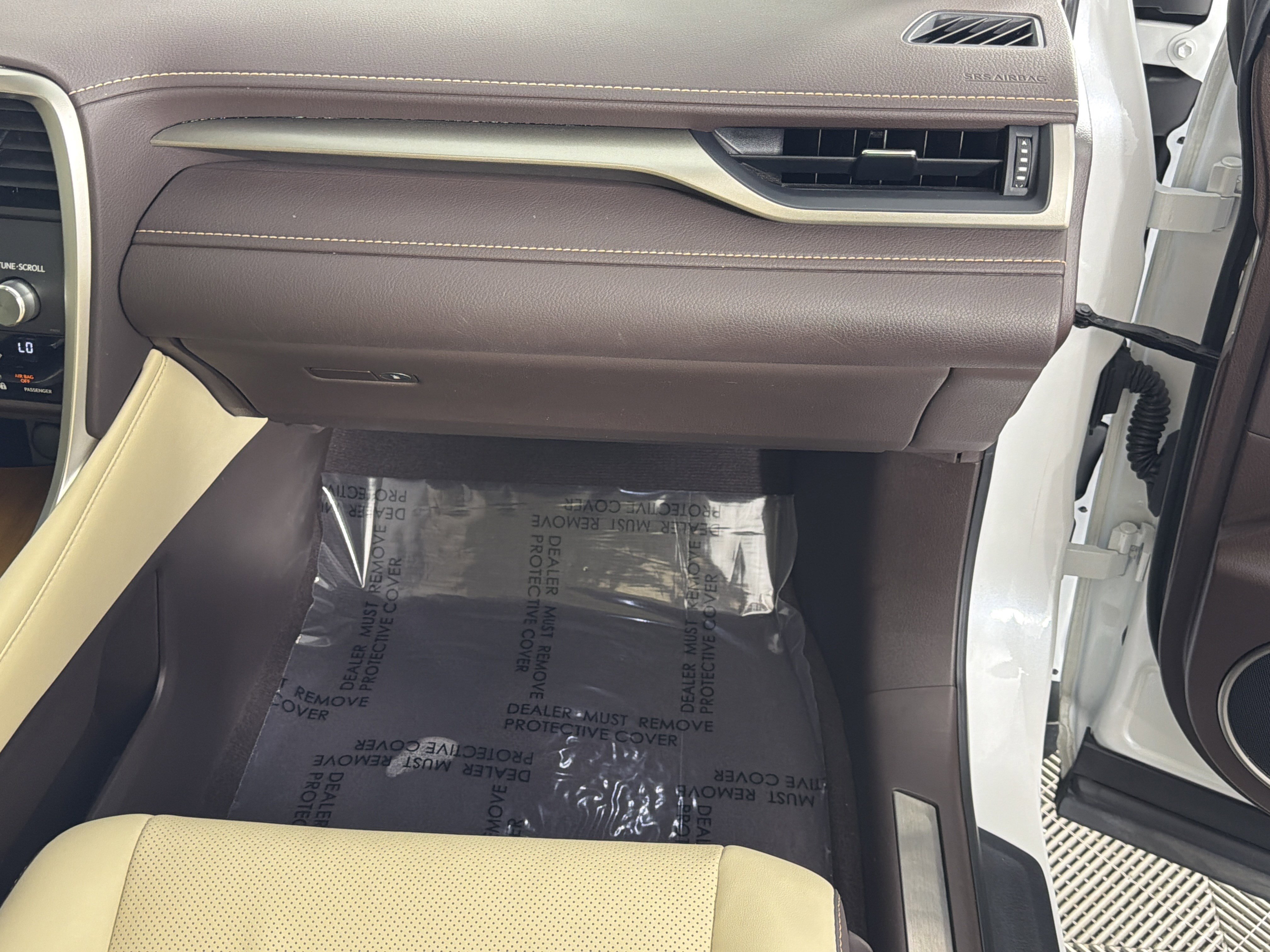 Used 2019 Lexus RX 450h AWD w/ Navigation Package image 34