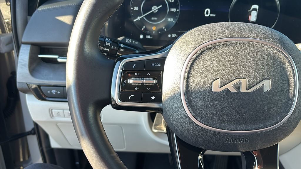 Used 2024 Kia Carnival SX image 17