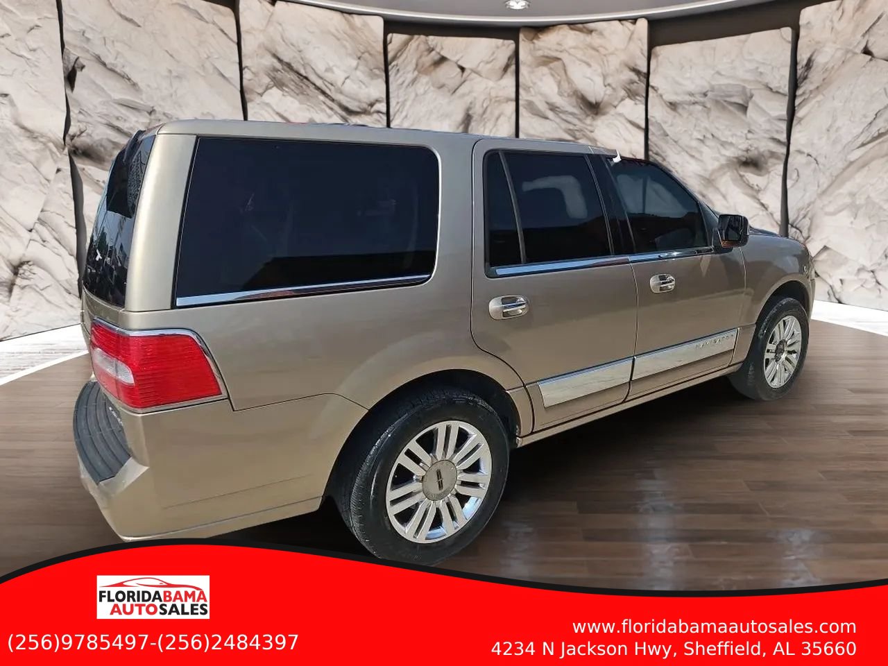 Used 2014 Lincoln Navigator 2WD image 4
