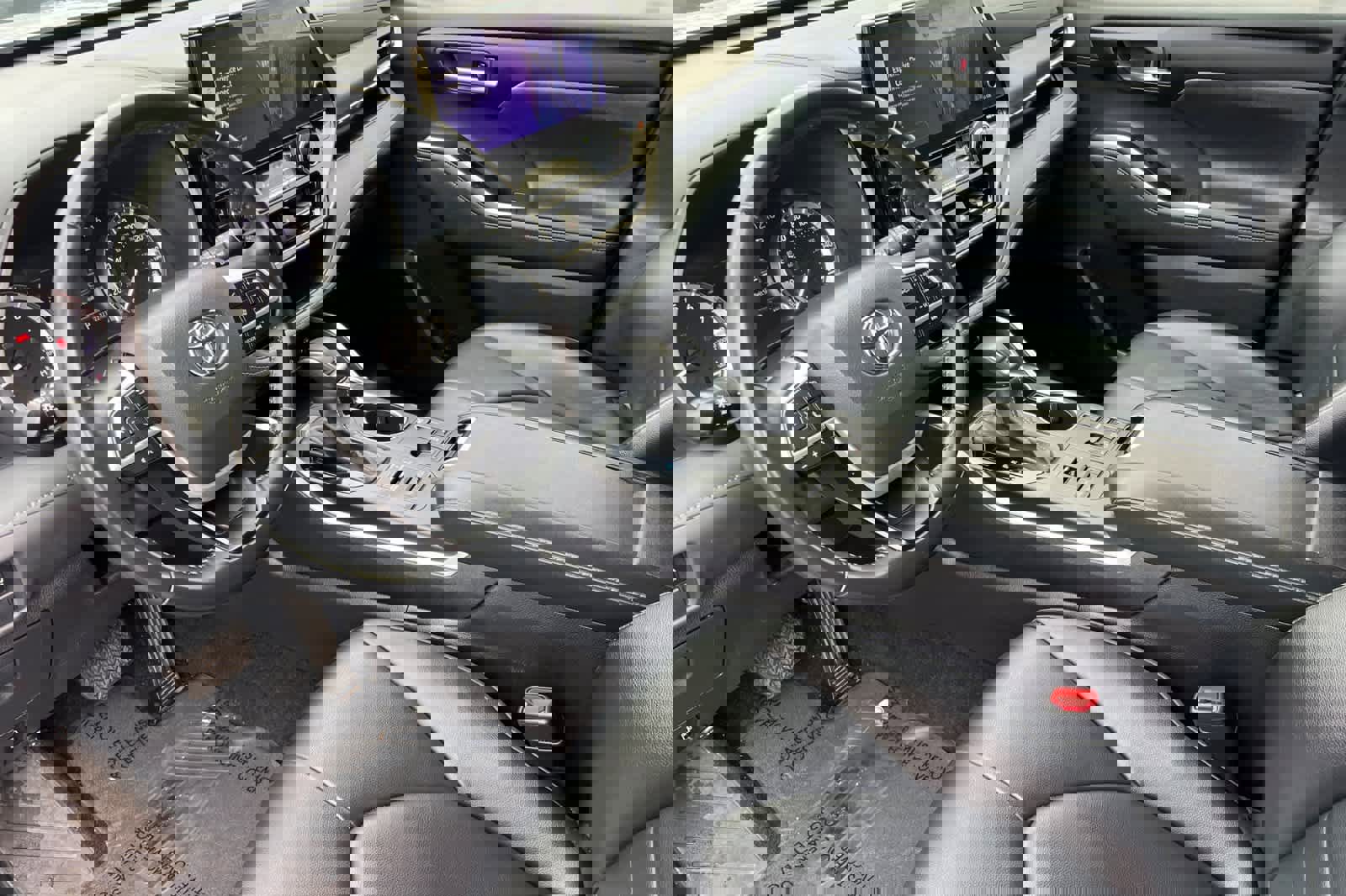 Used 2023 Toyota Highlander L image 11