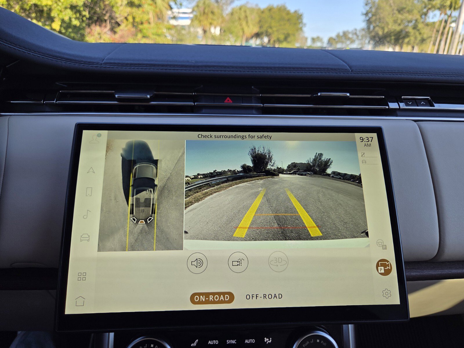 Used 2023 Land Rover Range Rover SE image 11