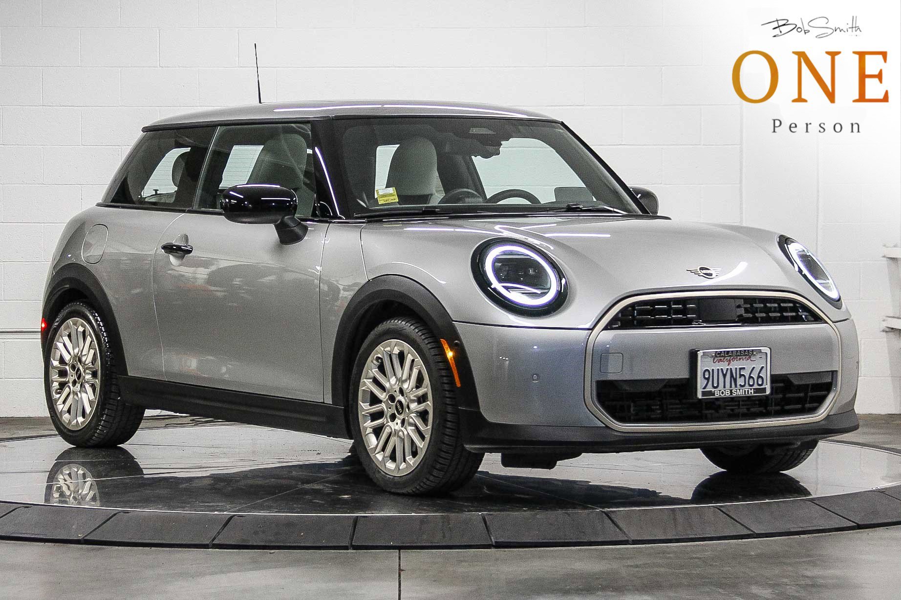 Used 2025 MINI Cooper 2-Door Hardtop image 1