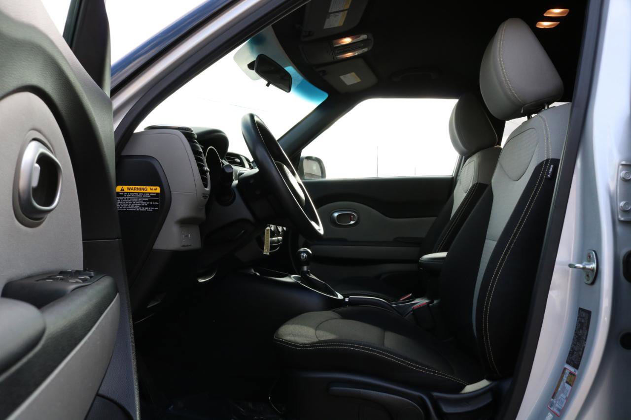 Used 2016 Kia Soul + FWD image 21