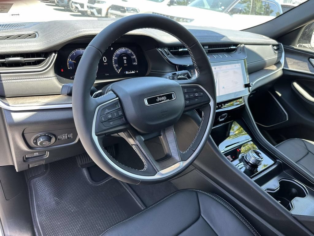 New 2026 Jeep Grand Cherokee Limited AWD/4WD image 2