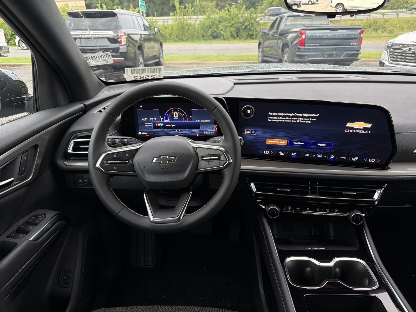 New 2027 Chevrolet Traverse LT w/ Midnight/Sport Edition FWD image 16