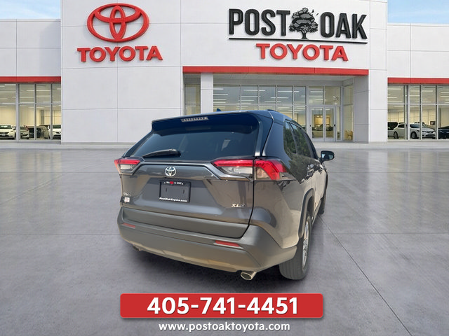 Used 2025 Toyota RAV4 XLE FWD image 8