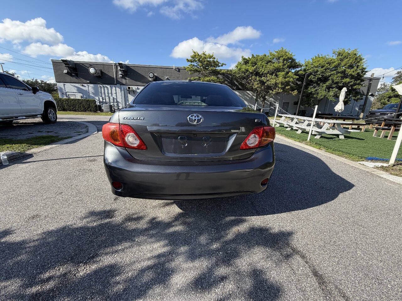 Used 2010 Toyota Corolla LE FWD image 6