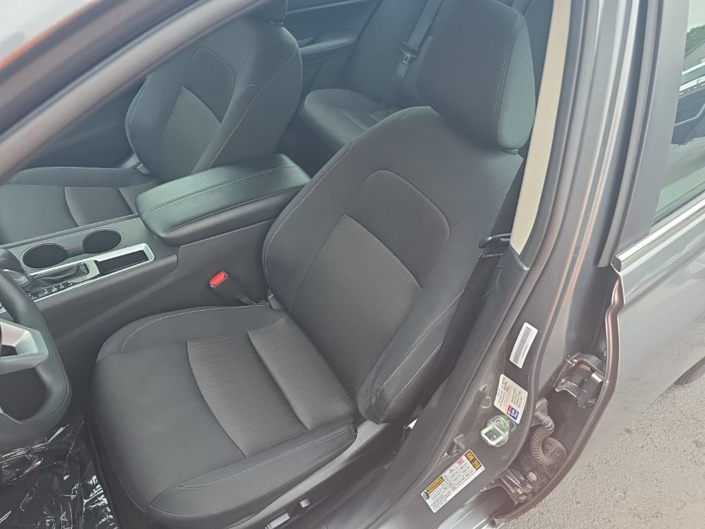 Used 2025 Nissan Altima 2.5 SV FWD image 11