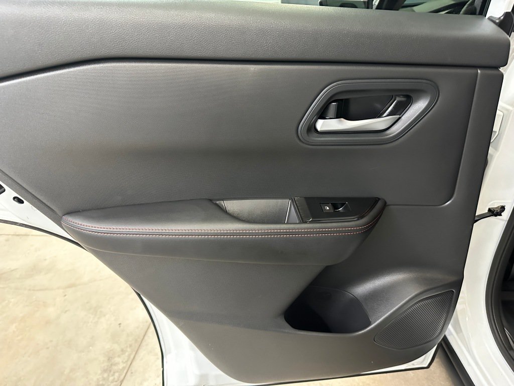 Used 2026 Nissan Rogue SV AWD/4WD image 17