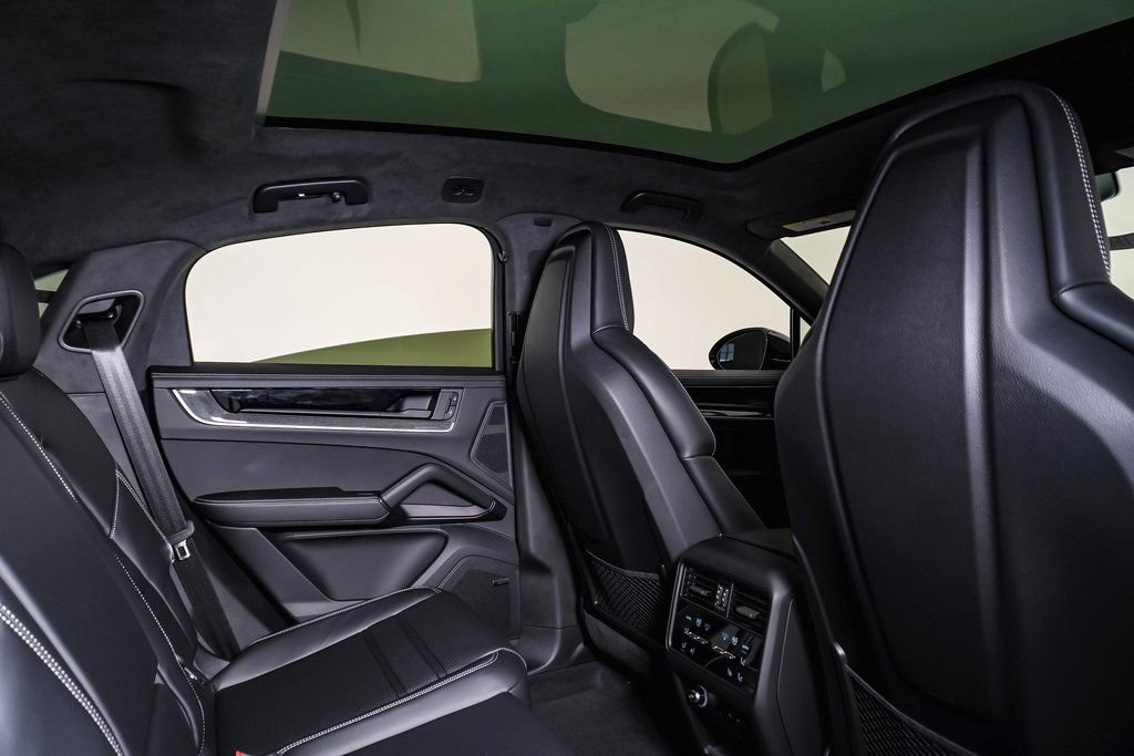 New 2025 Porsche Cayenne Turbo AWD/4WD image 16