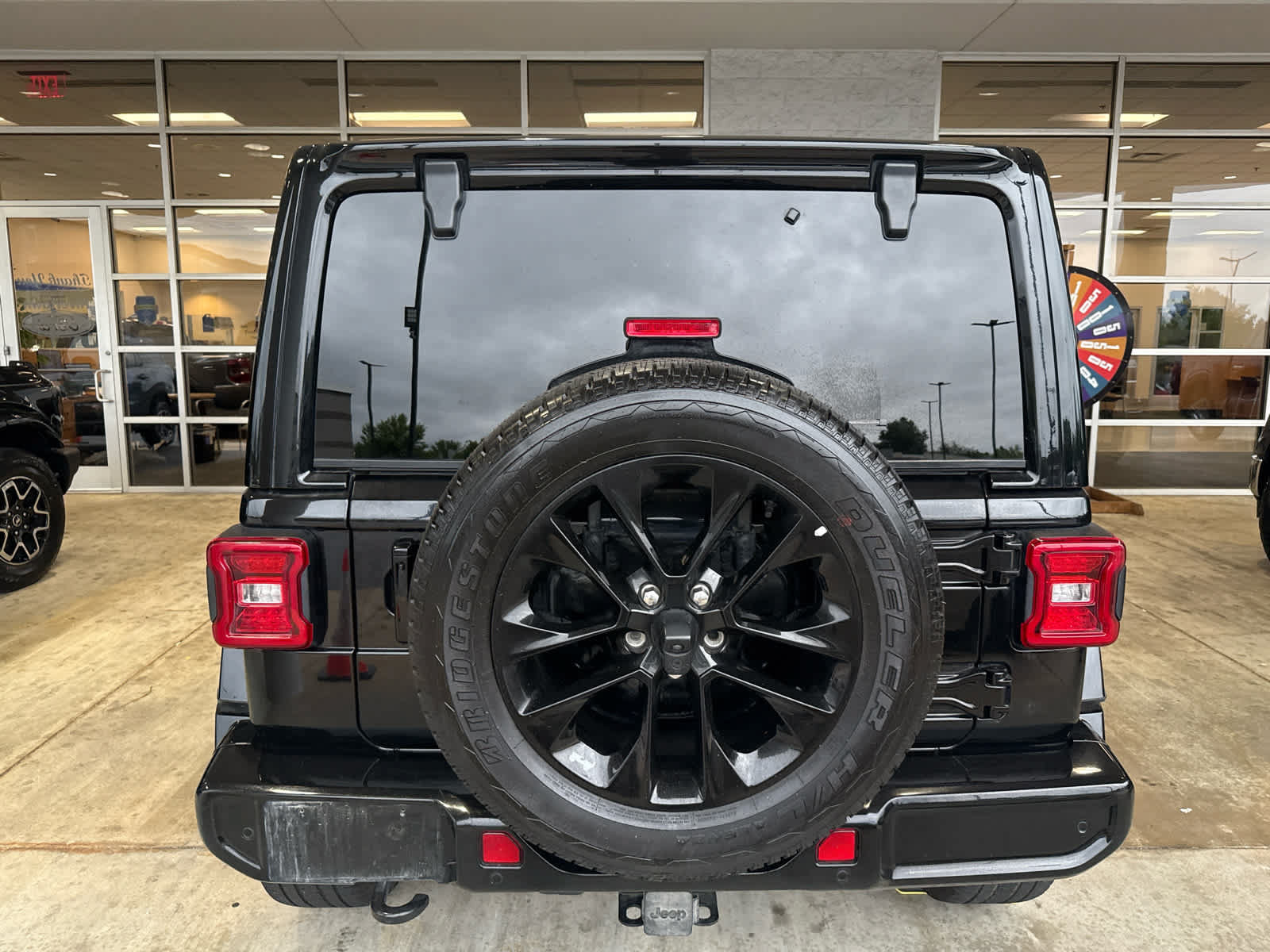 Used 2023 Jeep Wrangler Unlimited Sahara AWD/4WD image 10