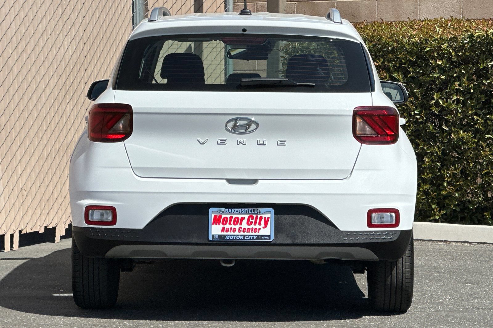 Used 2025 Hyundai Venue SEL FWD image 5