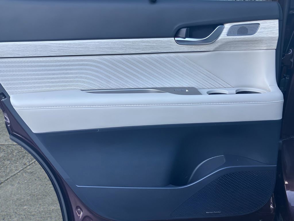 Used 2023 Hyundai Palisade Calligraphy image 20