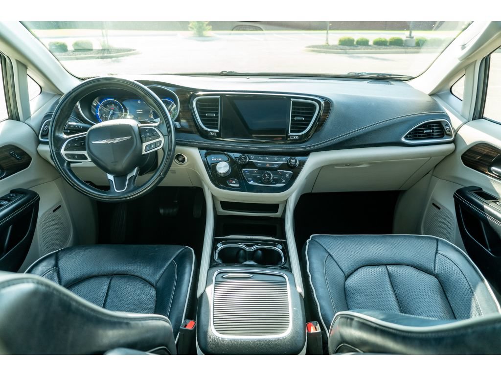 Used 2022 Chrysler Pacifica Limited FWD image 21