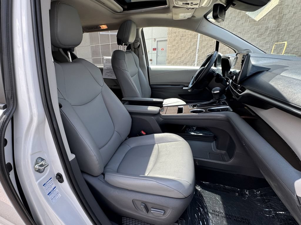 Used 2021 Toyota Sienna XLE w/ XLE Plus Package AWD/4WD image 37