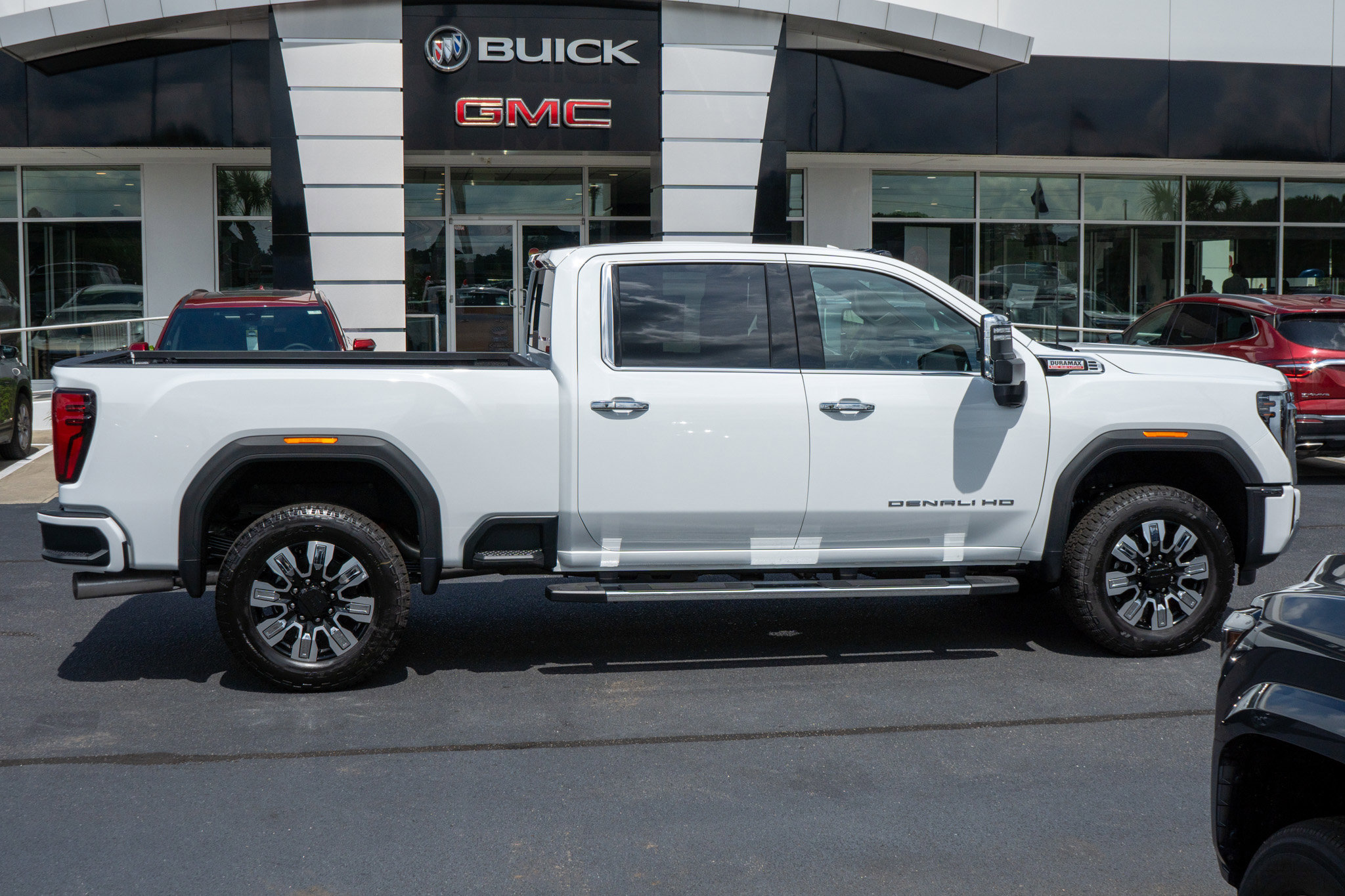 New 2025 GMC Sierra 2500 Denali image 2