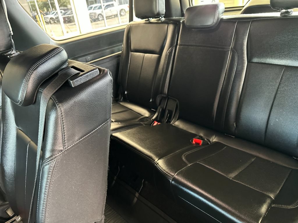 Used 2019 Ford Expedition Max XLT w/ Equipment Group 202A RWD image 13