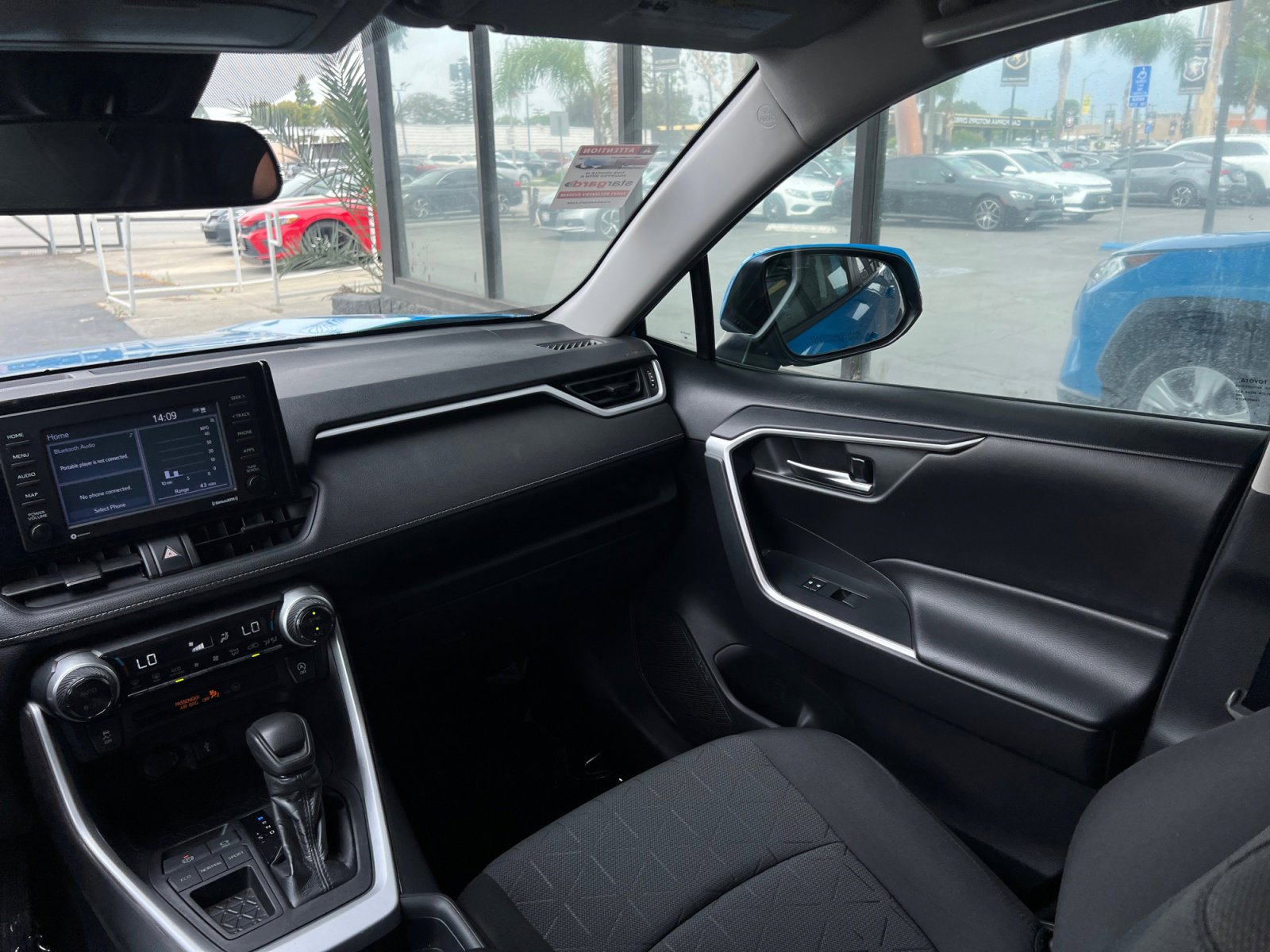 Used 2020 Toyota RAV4 XLE w/ Carpet Mat Package FWD image 16