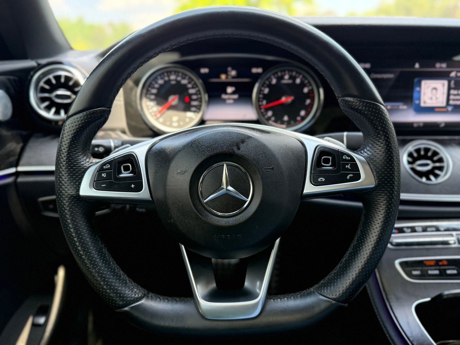 Used 2018 Mercedes-Benz E 400 4MATIC Coupe image 25