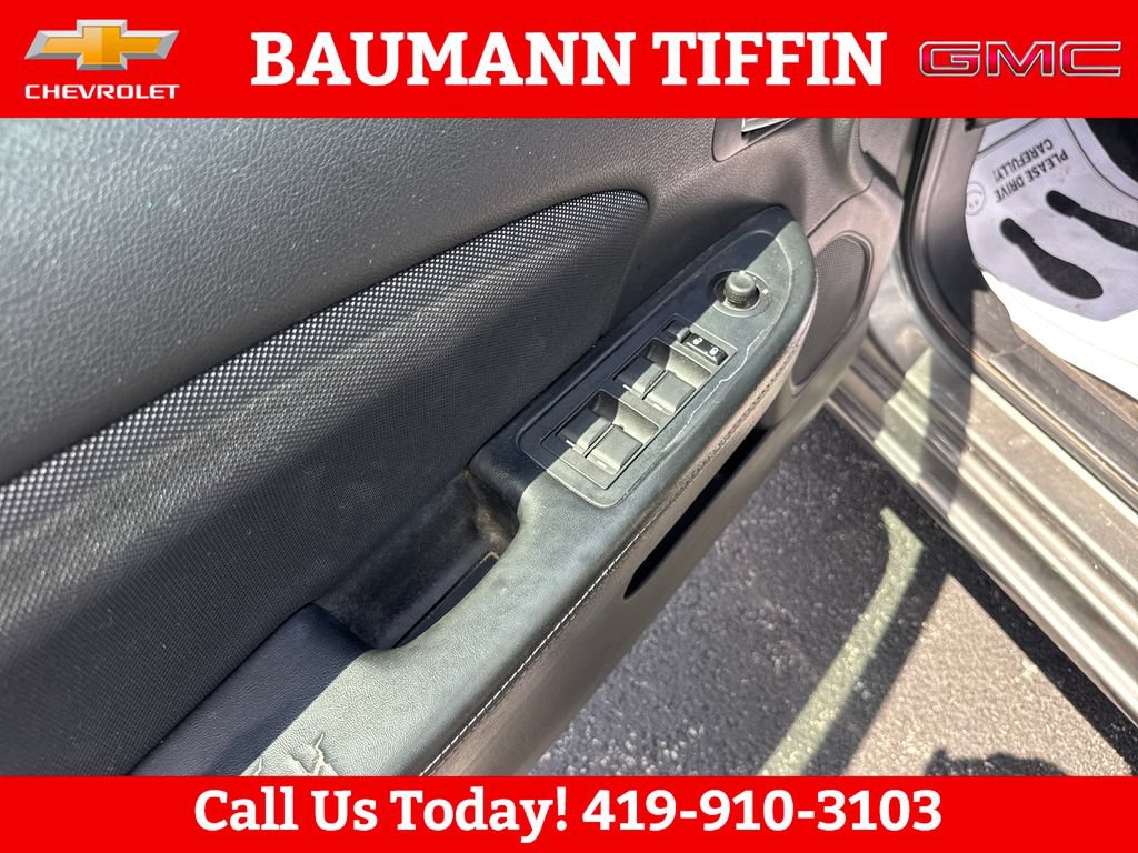 Used 2012 Dodge Avenger SE FWD image 19