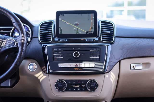 Used 2018 Mercedes-Benz GLE 350 4MATIC image 32