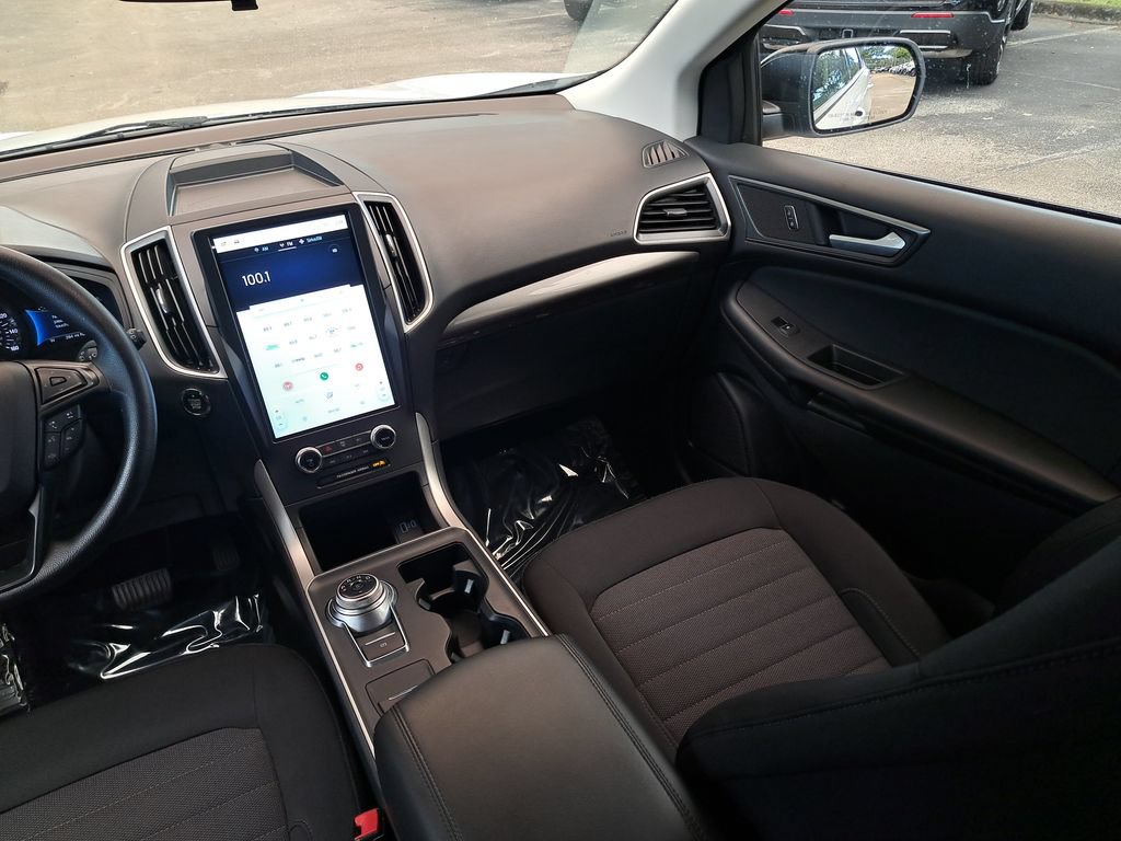 Certified 2024 Ford Edge SE w/ Black Appearance Package AWD/4WD image 15