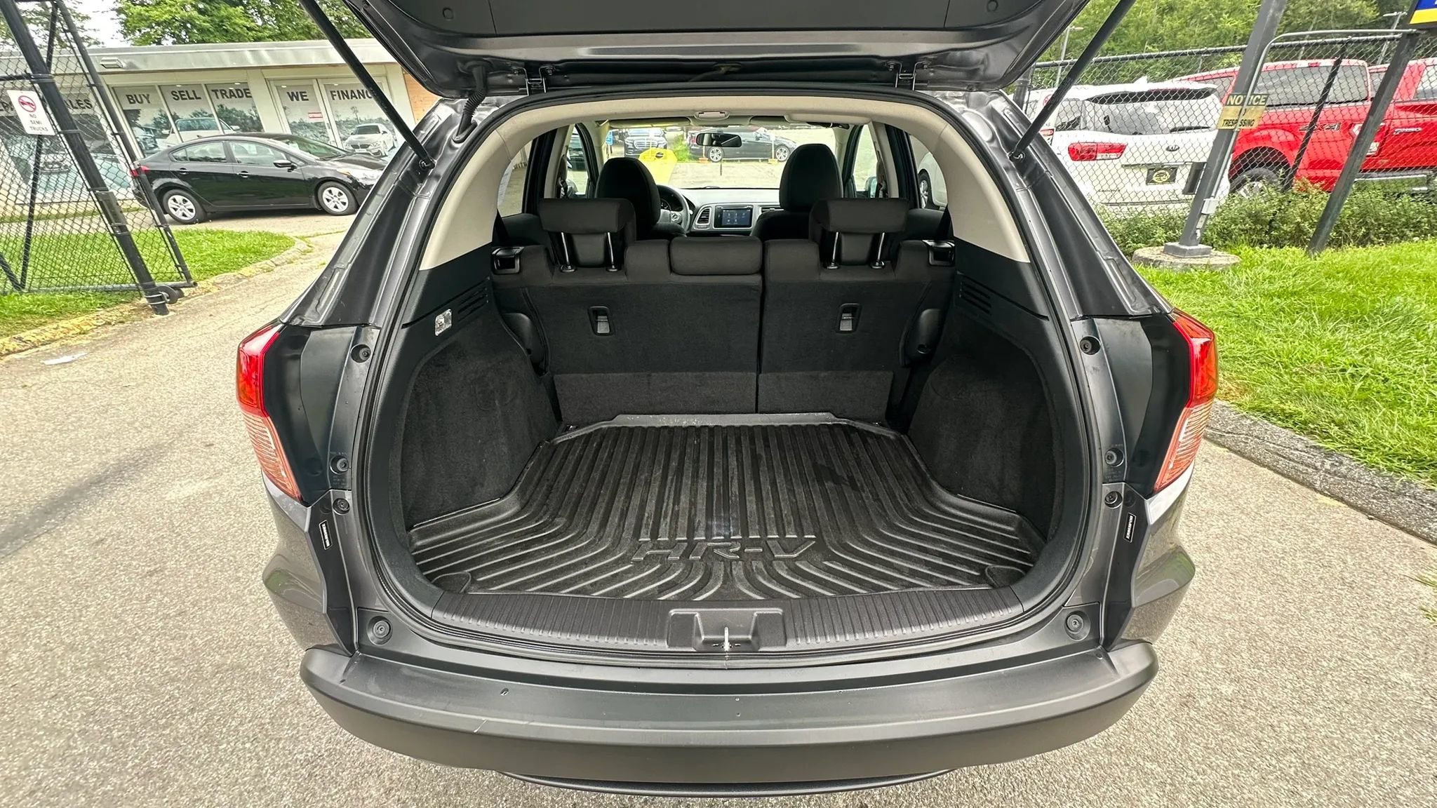 Used 2016 Honda HR-V EX image 9