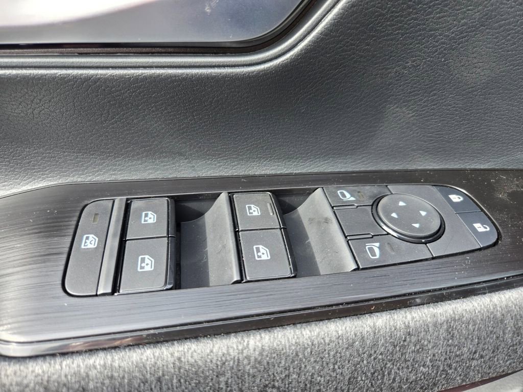 New 2026 Nissan Kicks SV image 12