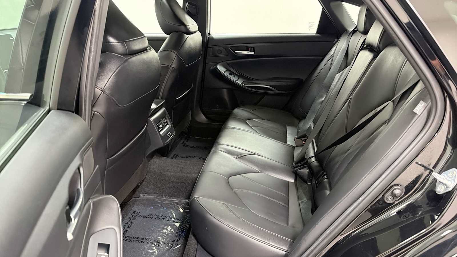Certified 2022 Toyota Avalon XLE w/ Moonroof Package FWD image 24