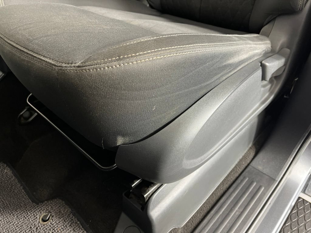 Used 2019 Nissan Titan SV RWD image 25