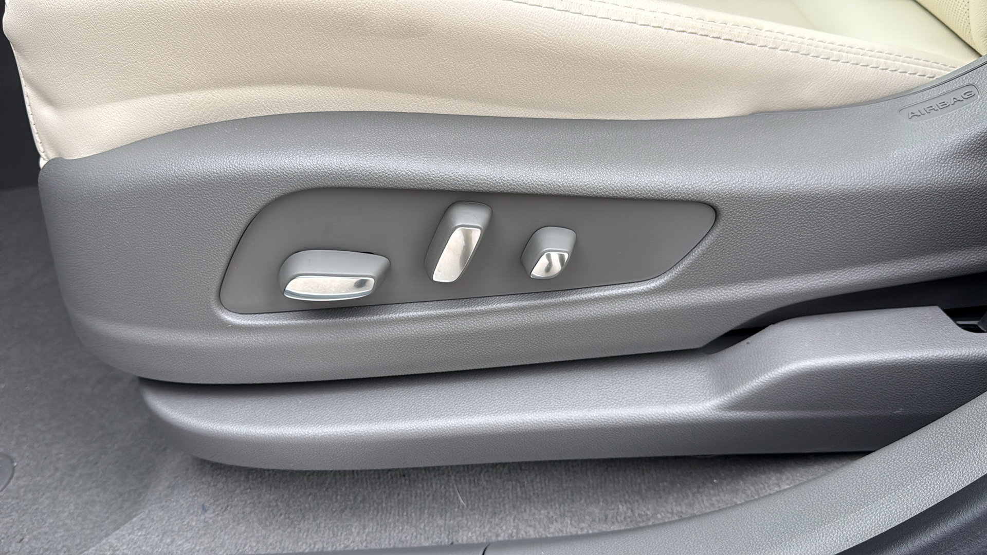 New 2026 Cadillac XT5 Premium Luxury w/ LPO, Floor Liner Package image 12