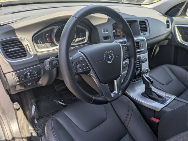 Used 2017 Volvo V60 T5 Cross Country Platinum AWD/4WD image 10