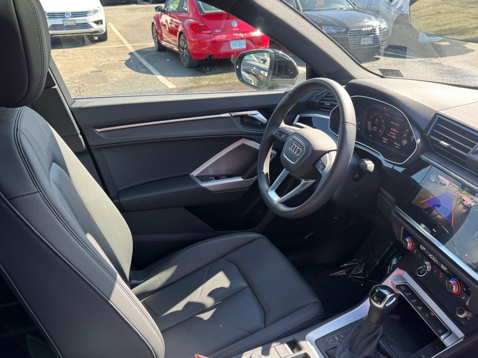 Certified 2025 Audi Q3 2.0T Premium w/ Convenience Package AWD/4WD image 30