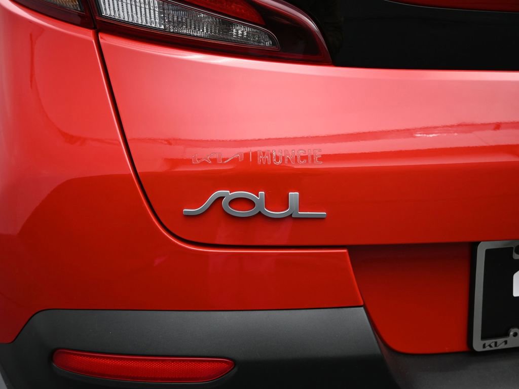 Certified 2022 Kia Soul LX w/ Technology Package image 10