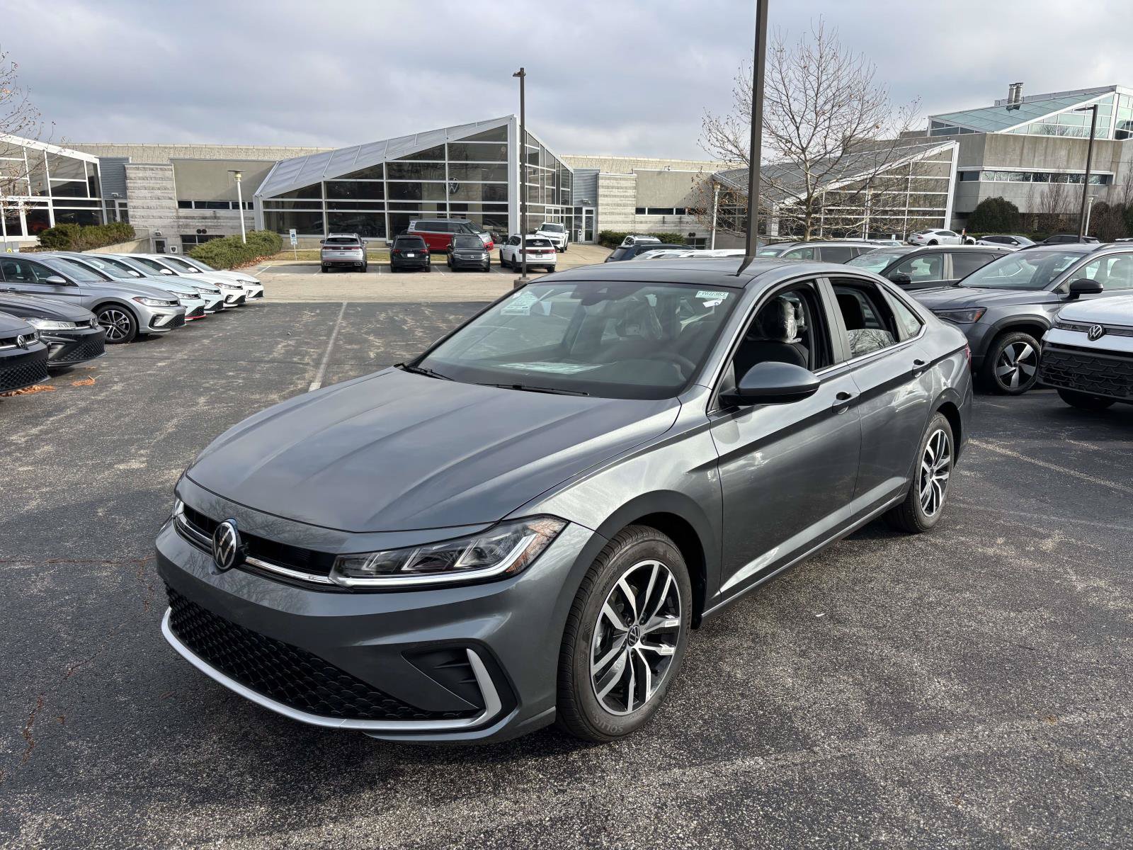 New 2026 Volkswagen Jetta SE FWD image 3