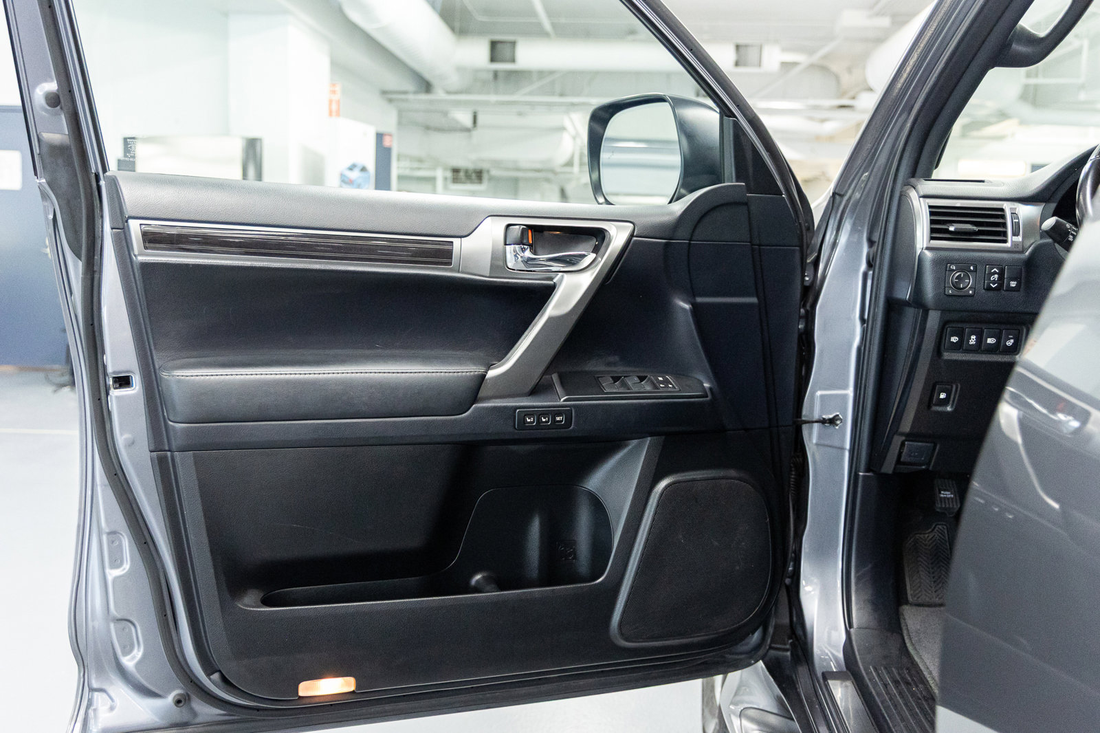 Used 2022 Lexus GX 460 Premium w/ Premium Package AWD/4WD image 18