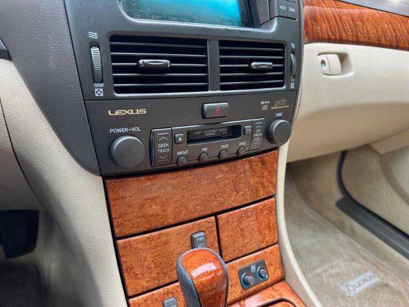 Used 2005 Lexus LS 430 RWD image 30