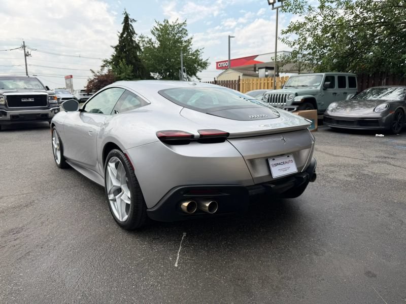 Used 2021 Ferrari Roma RWD image 8