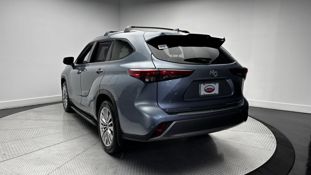 Used 2023 Toyota Highlander Platinum AWD/4WD image 40