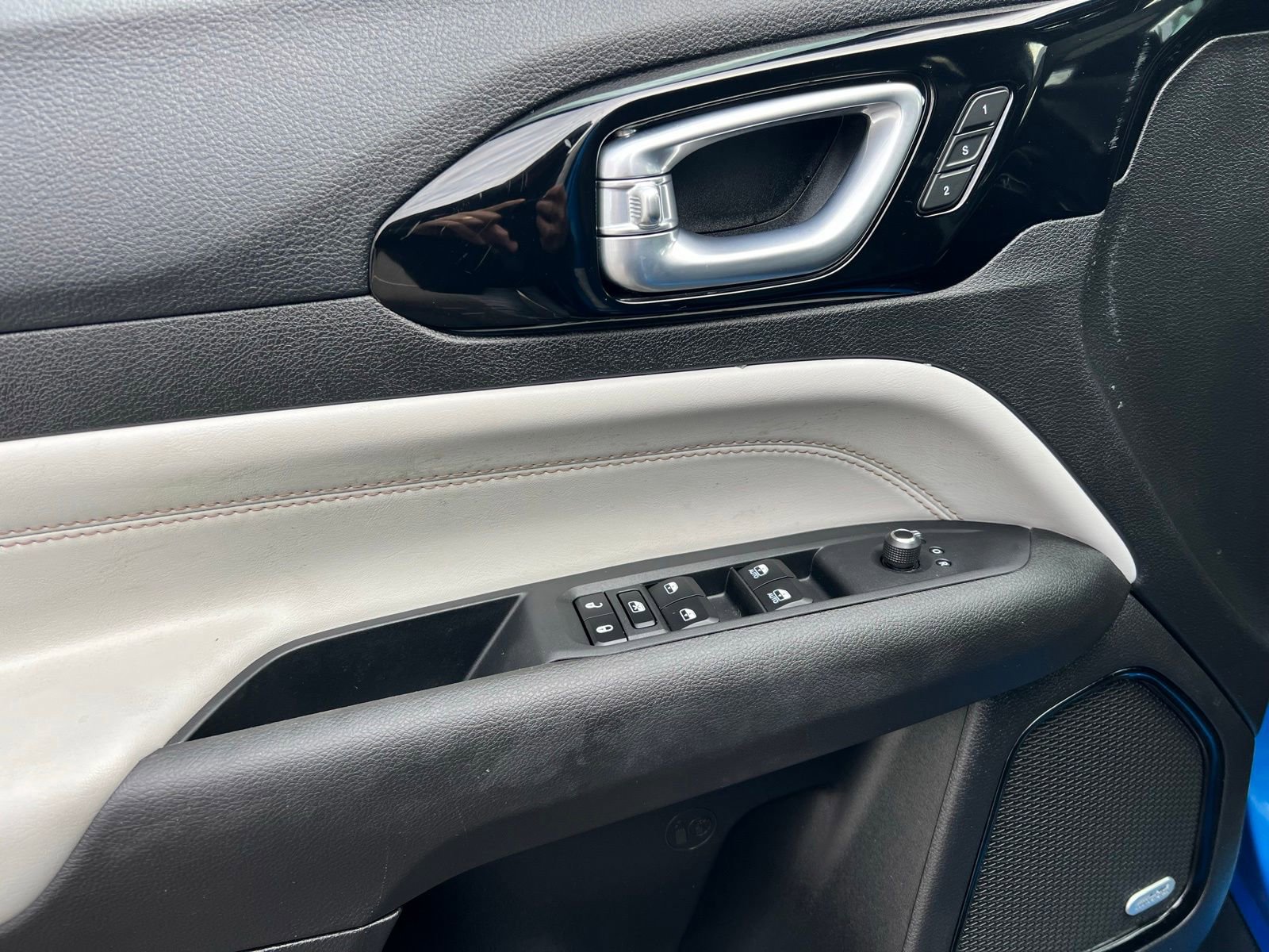 Used 2025 Jeep Compass Limited image 22