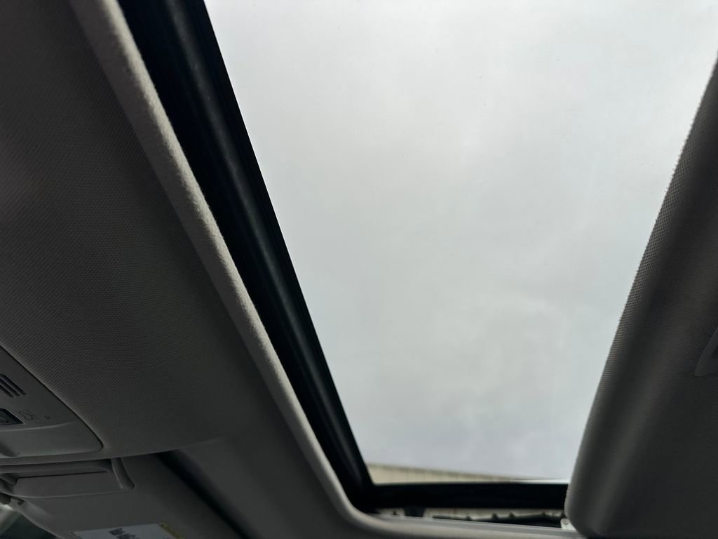 Used 2013 Toyota RAV4 Limited image 21