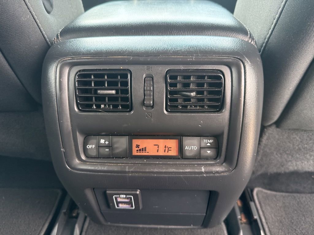 Used 2018 Nissan Pathfinder SV AWD/4WD image 30
