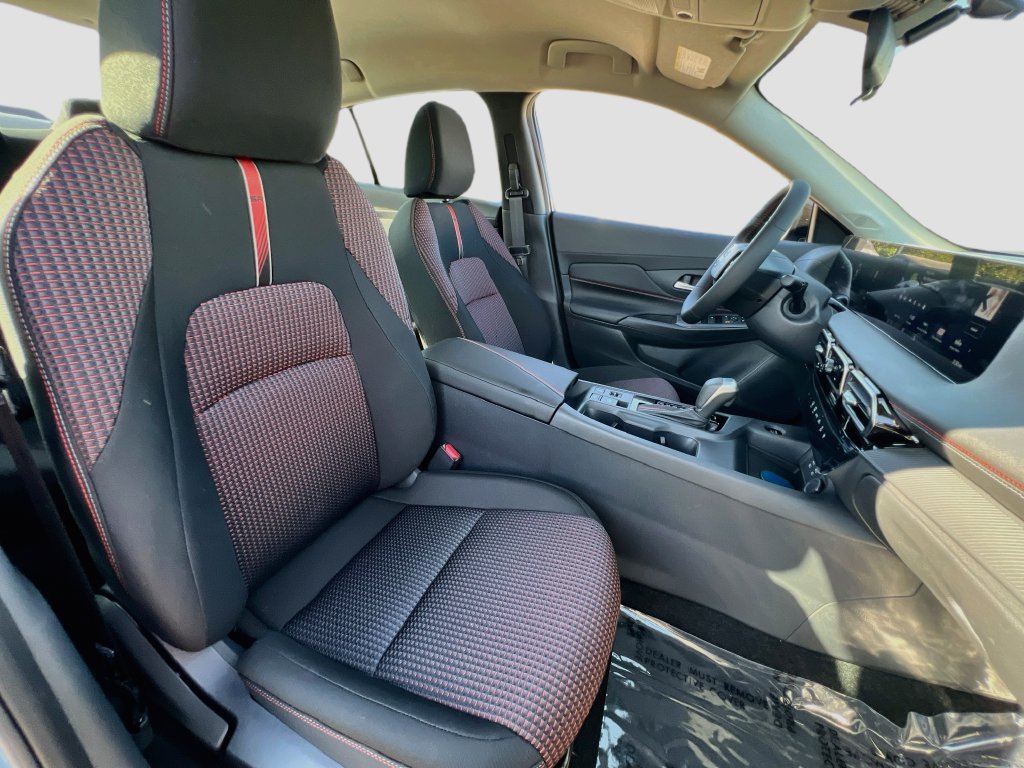 New 2027 Nissan Sentra SR w/ Floor Mat Package FWD image 25