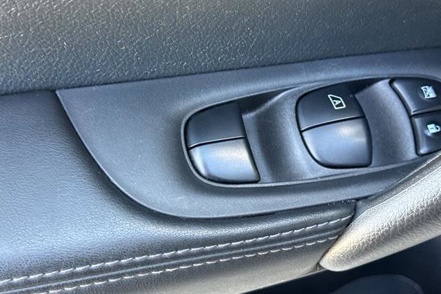 Used 2019 Nissan Rogue Sport S w/ Appearance Package image 11