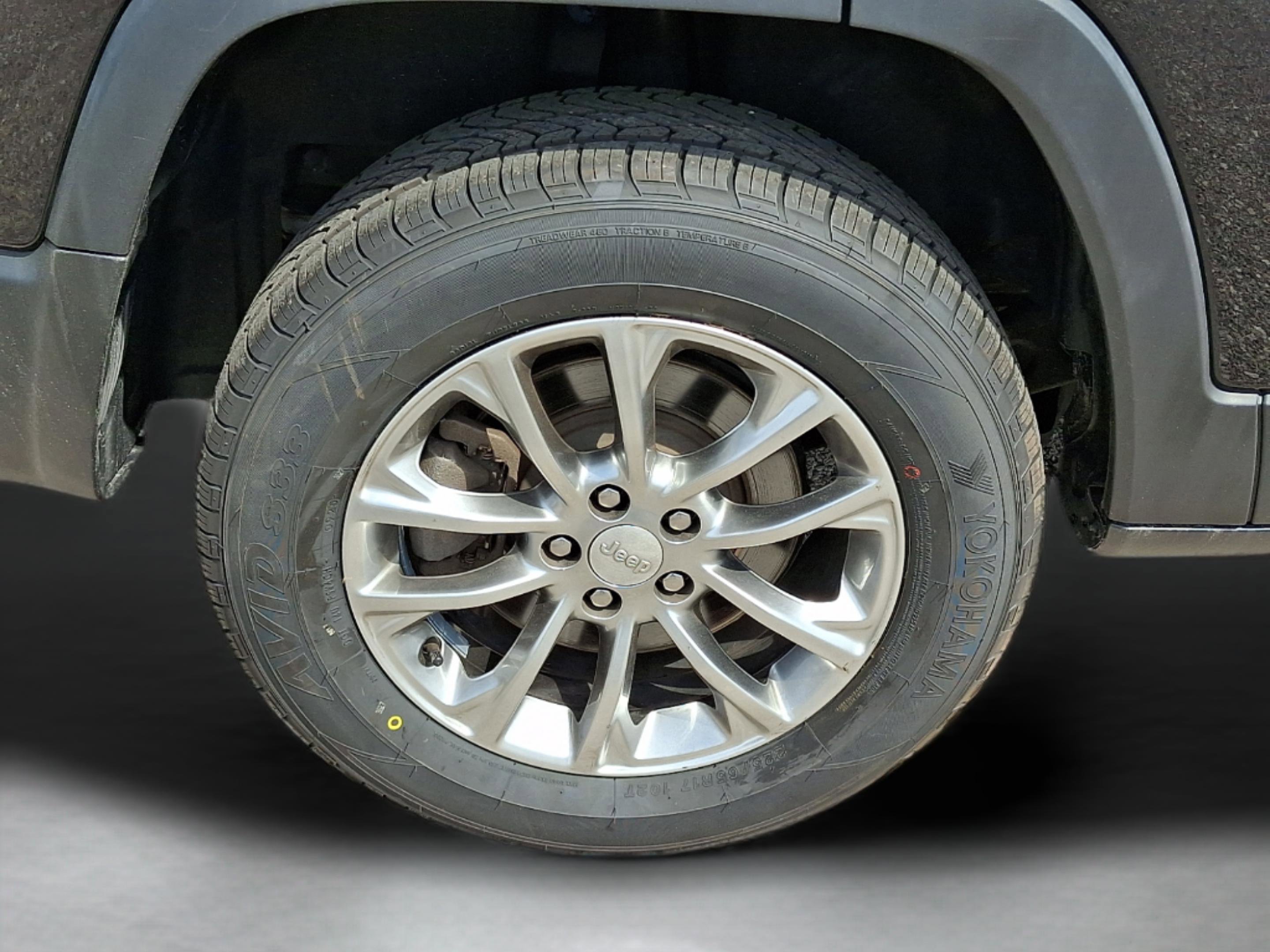 Certified 2020 Jeep Cherokee Latitude Plus w/ Comfort/Convenience Group AWD/4WD image 8