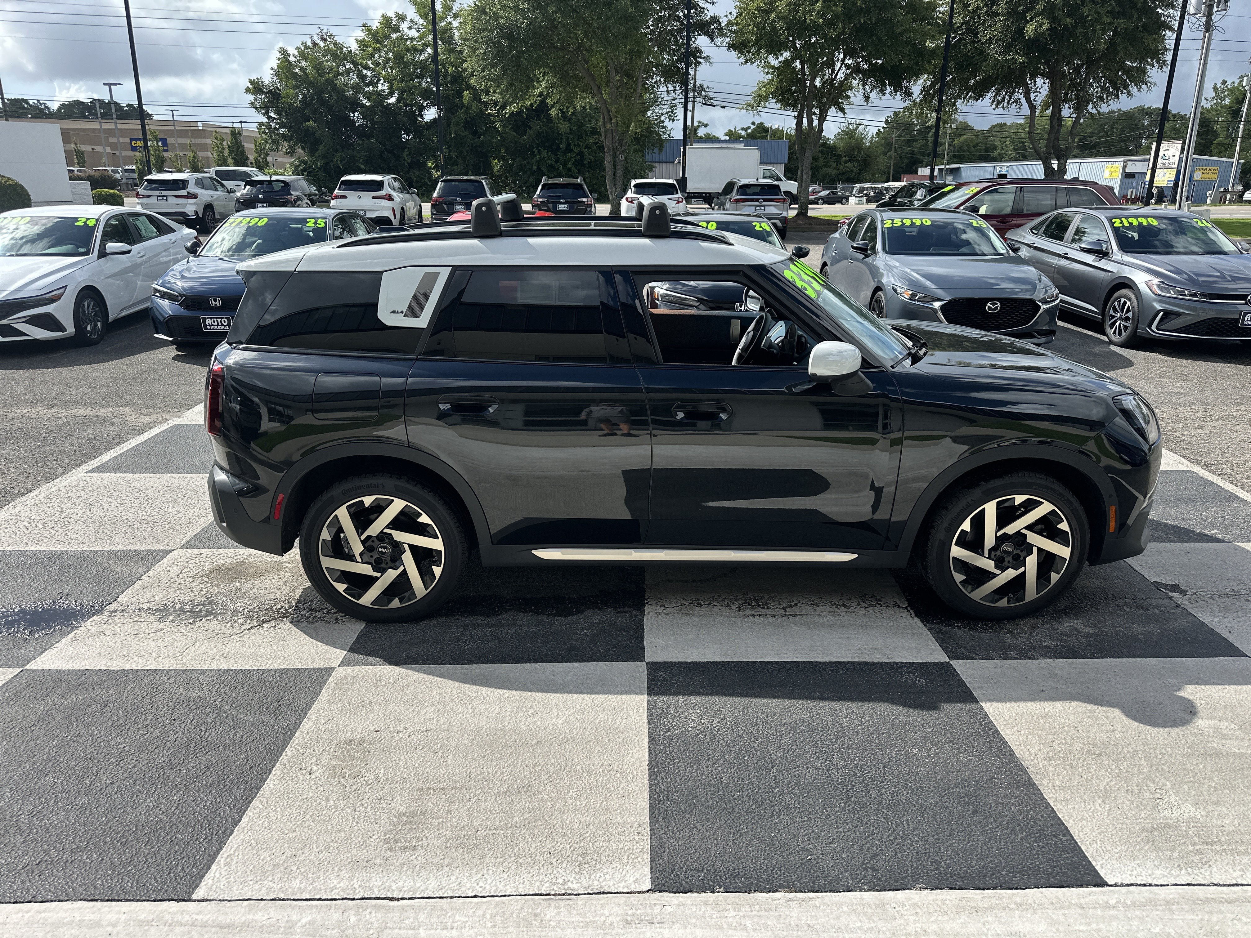 Used 2025 MINI Cooper Countryman S w/ Comfort Package Max AWD/4WD image 3