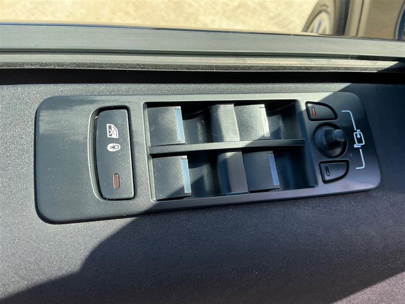 Used 2020 Land Rover Discovery Sport S image 28