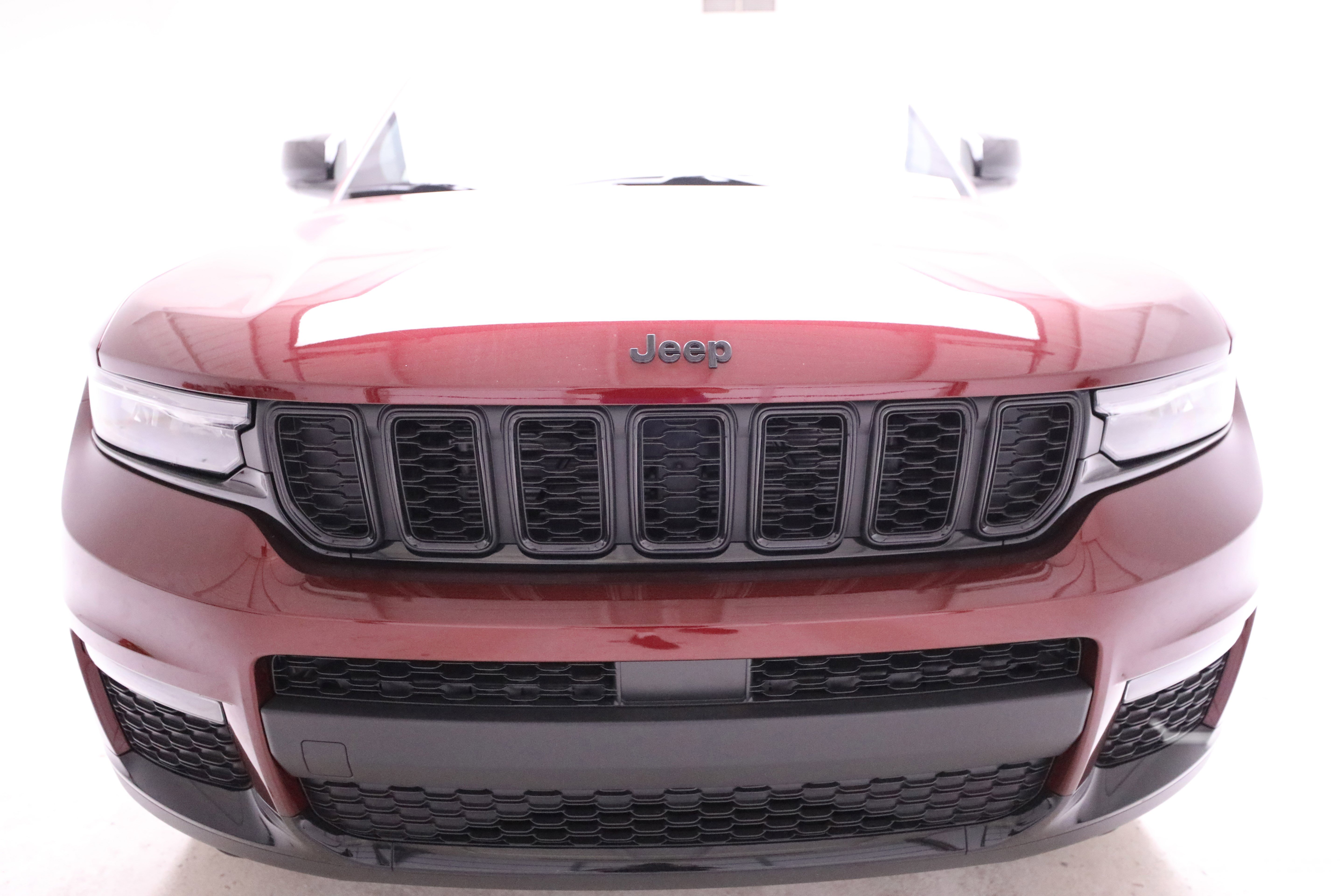 New 2025 Jeep Grand Cherokee L Limited w/ Black Appearance Package image 8
