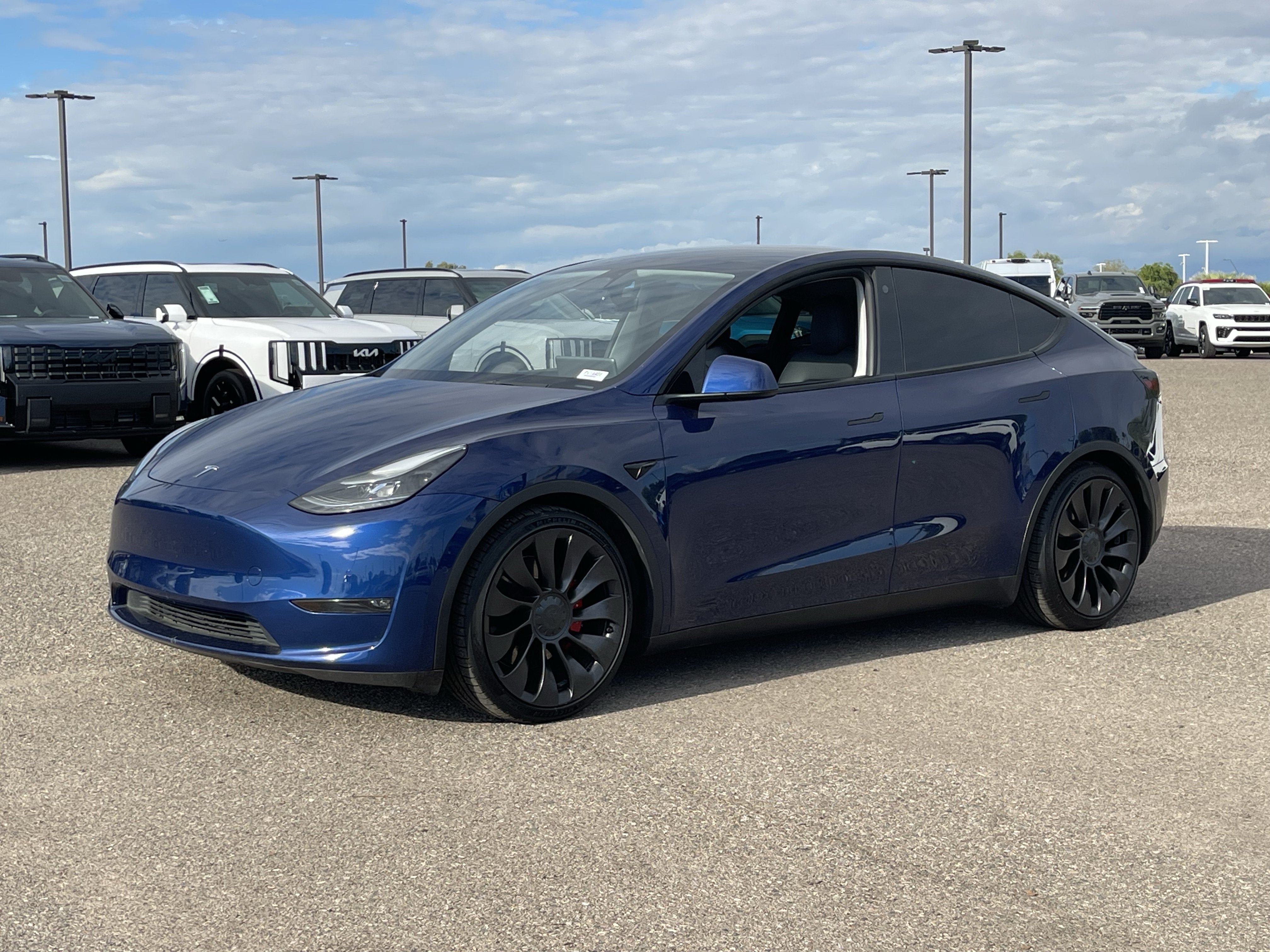 Used 2022 Tesla Model Y Performance AWD/4WD image 2