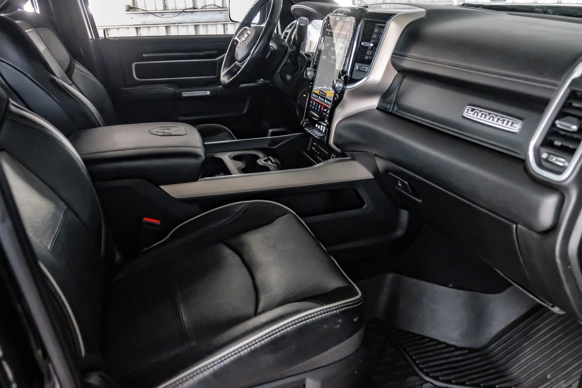 Used 2019 RAM 2500 Laramie w/ Black Appearance Package AWD/4WD image 12